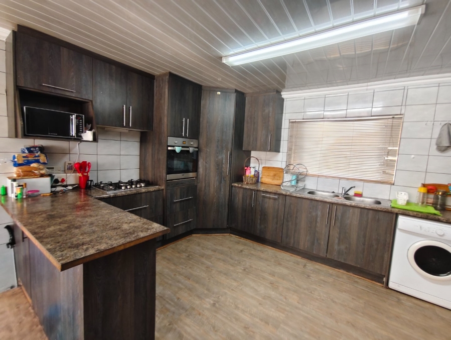To Let 3 Bedroom Property for Rent in Uitsig Free State